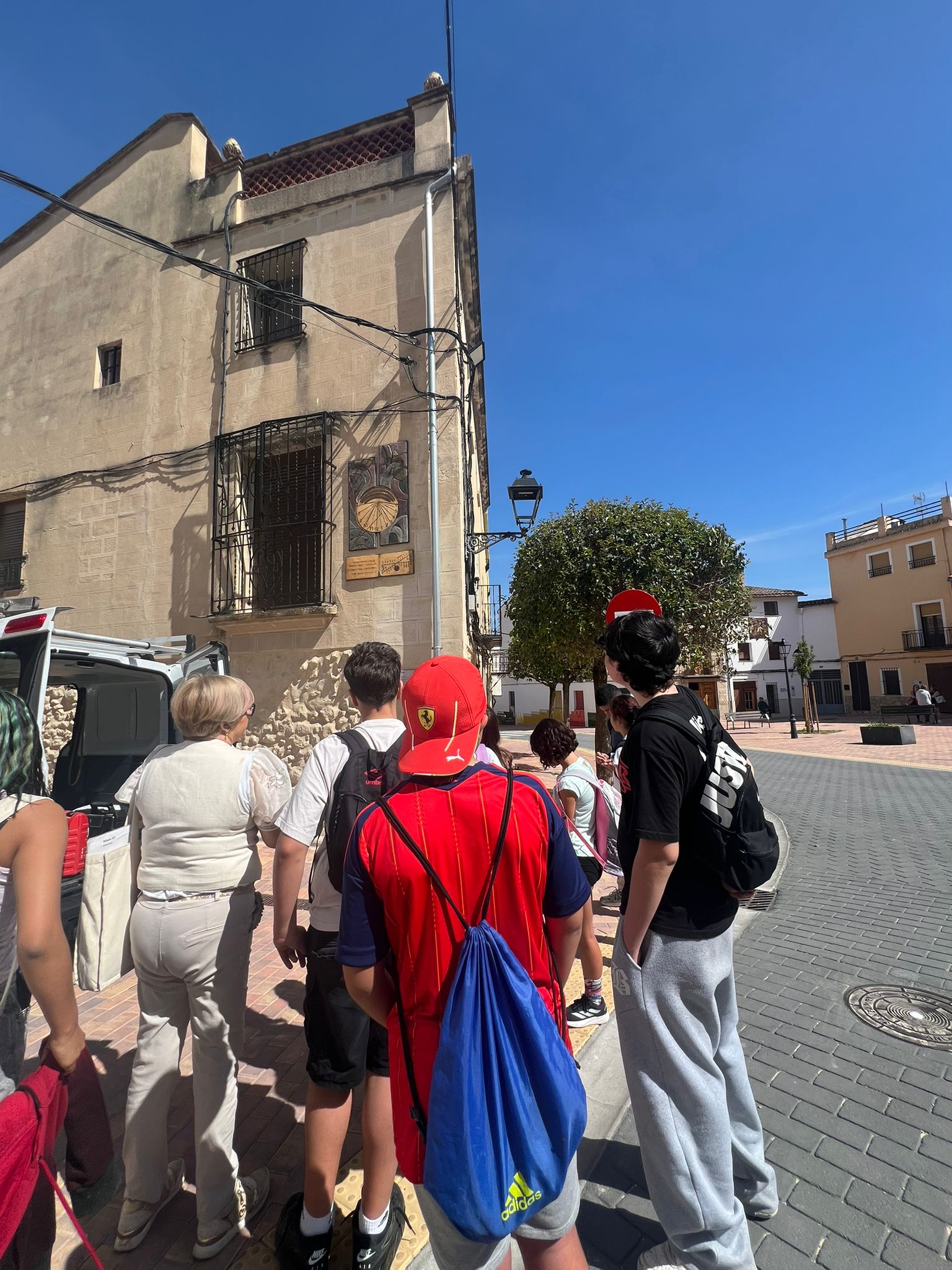 Alumnat participant en la gimcana a Otos